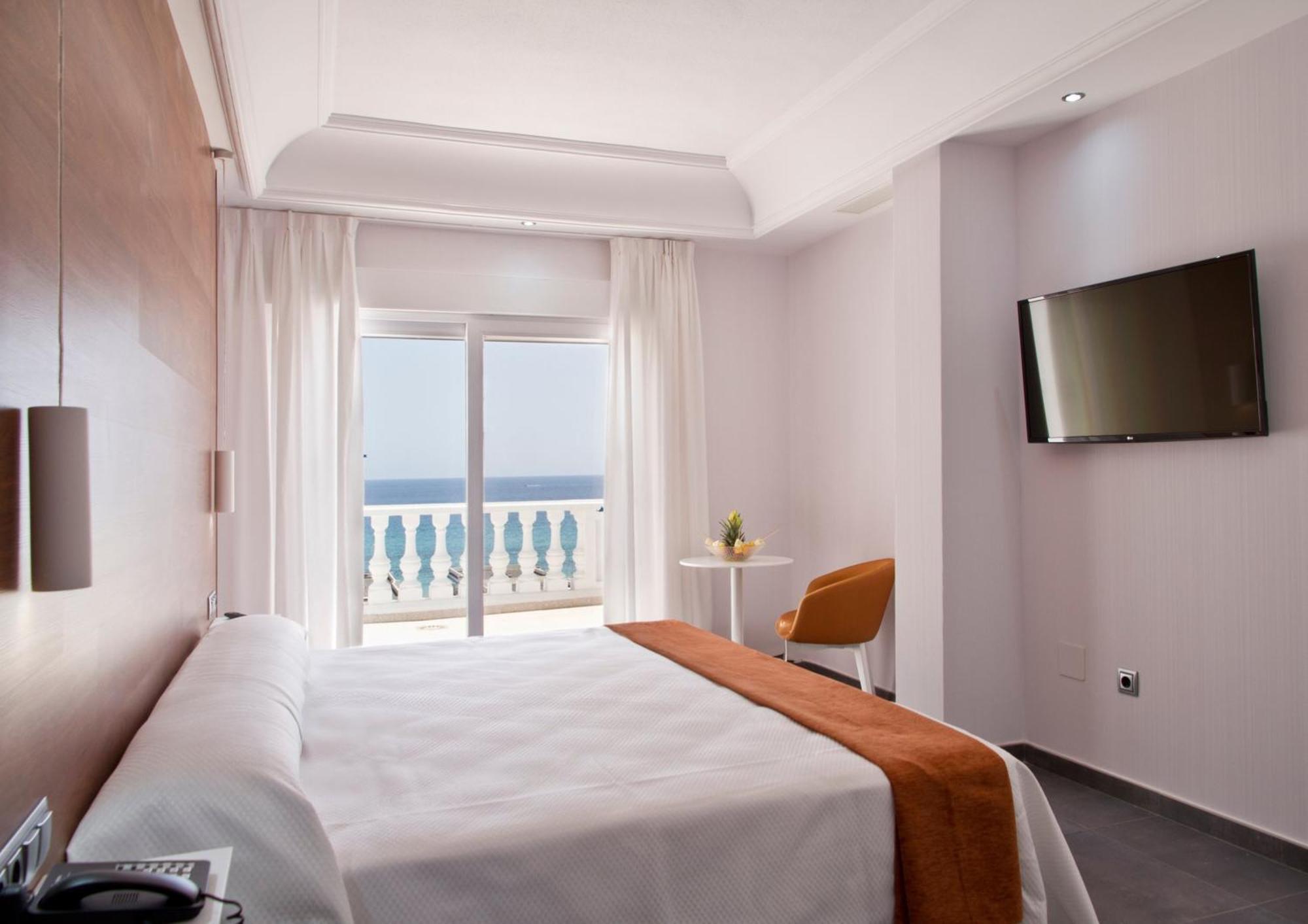 לה מנגה דל מר מנור Hotel Los Delfines מראה חיצוני תמונה
