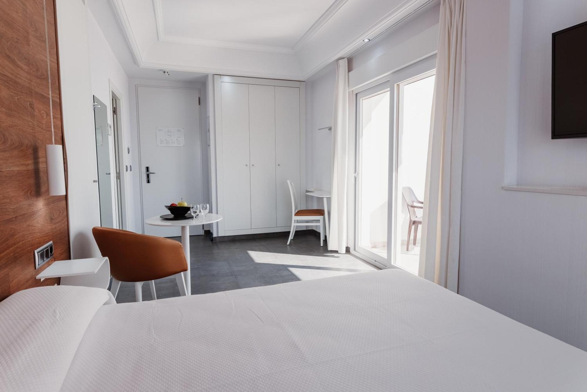 לה מנגה דל מר מנור Hotel Los Delfines מראה חיצוני תמונה