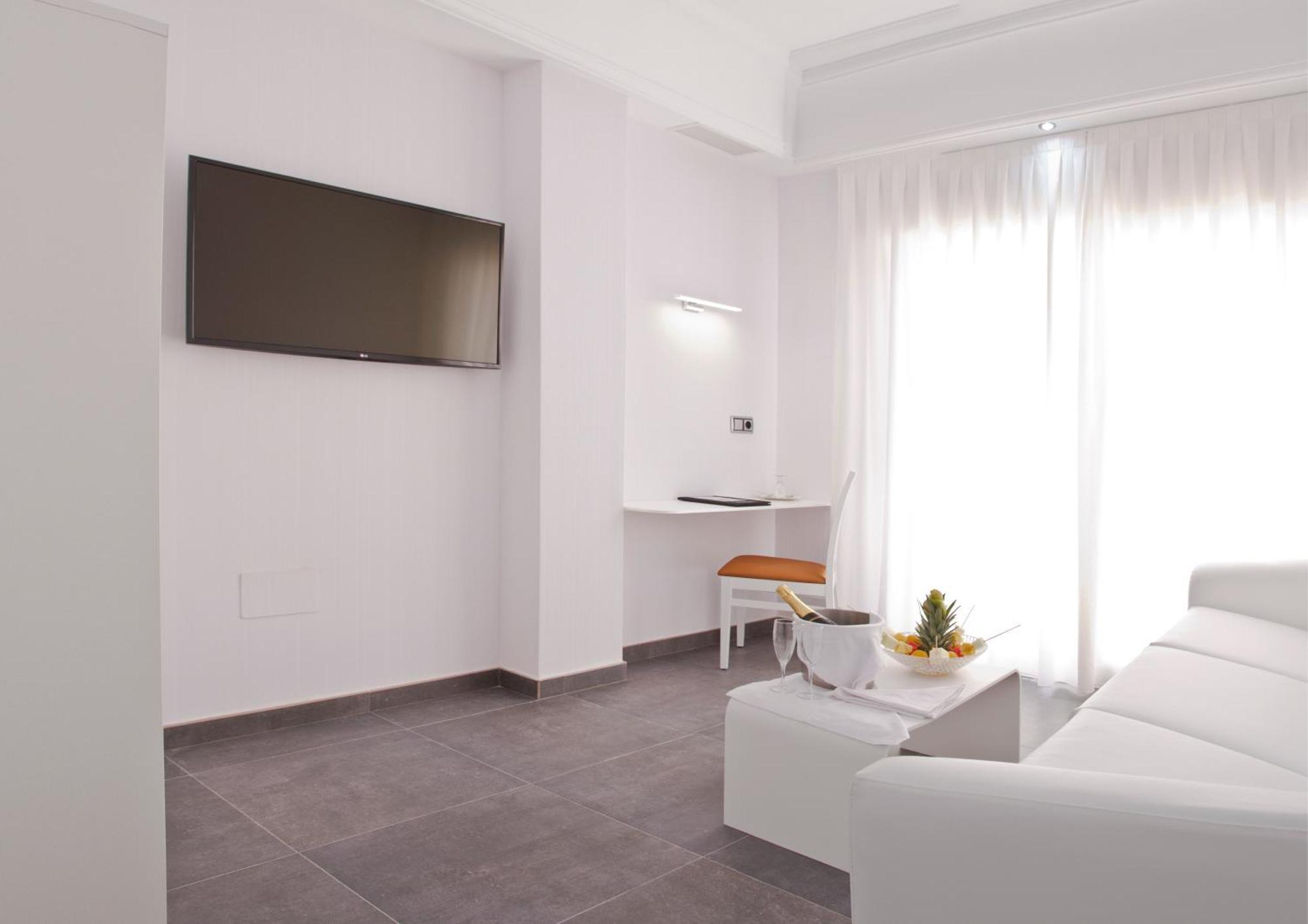 לה מנגה דל מר מנור Hotel Los Delfines מראה חיצוני תמונה