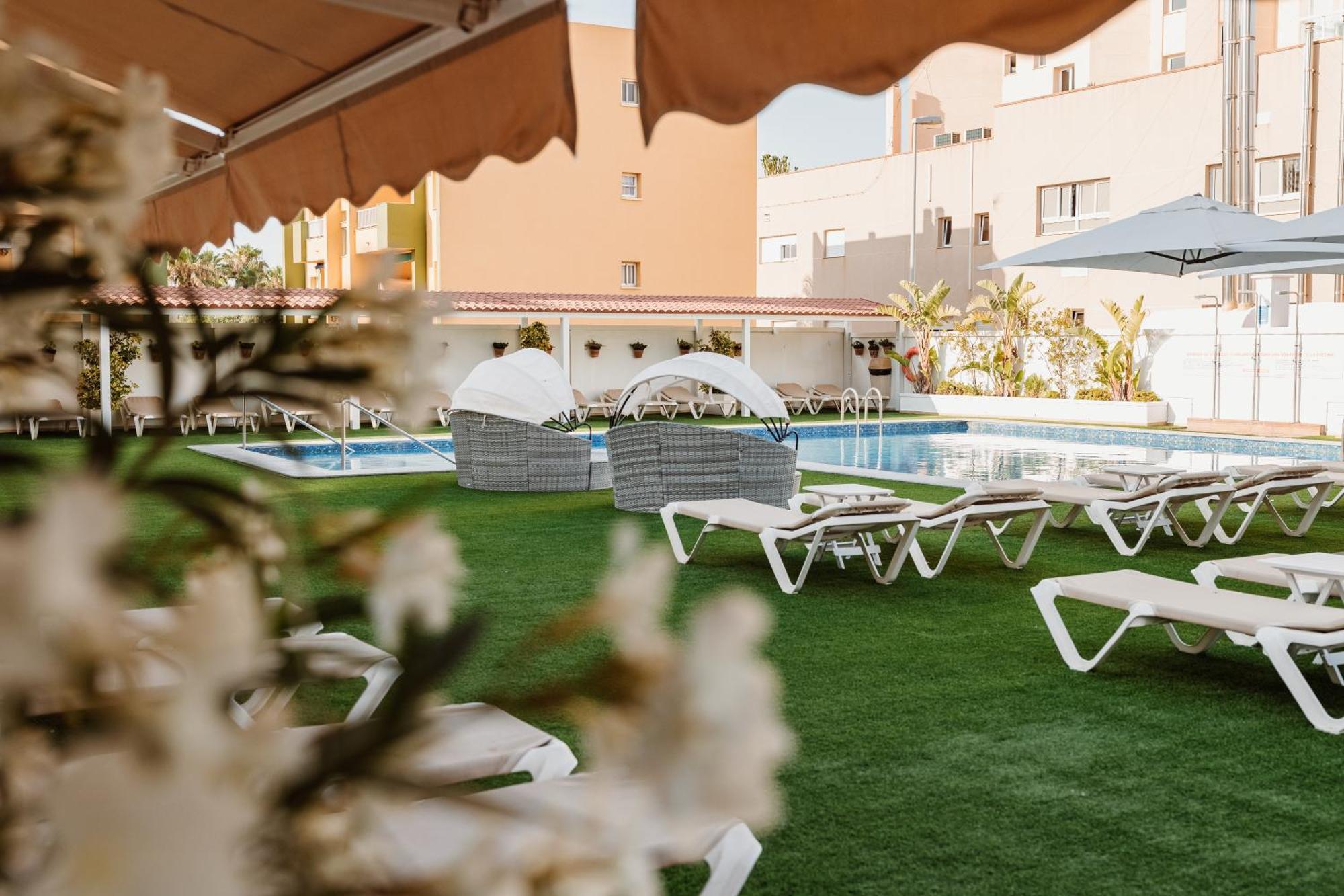 לה מנגה דל מר מנור Hotel Los Delfines מראה חיצוני תמונה