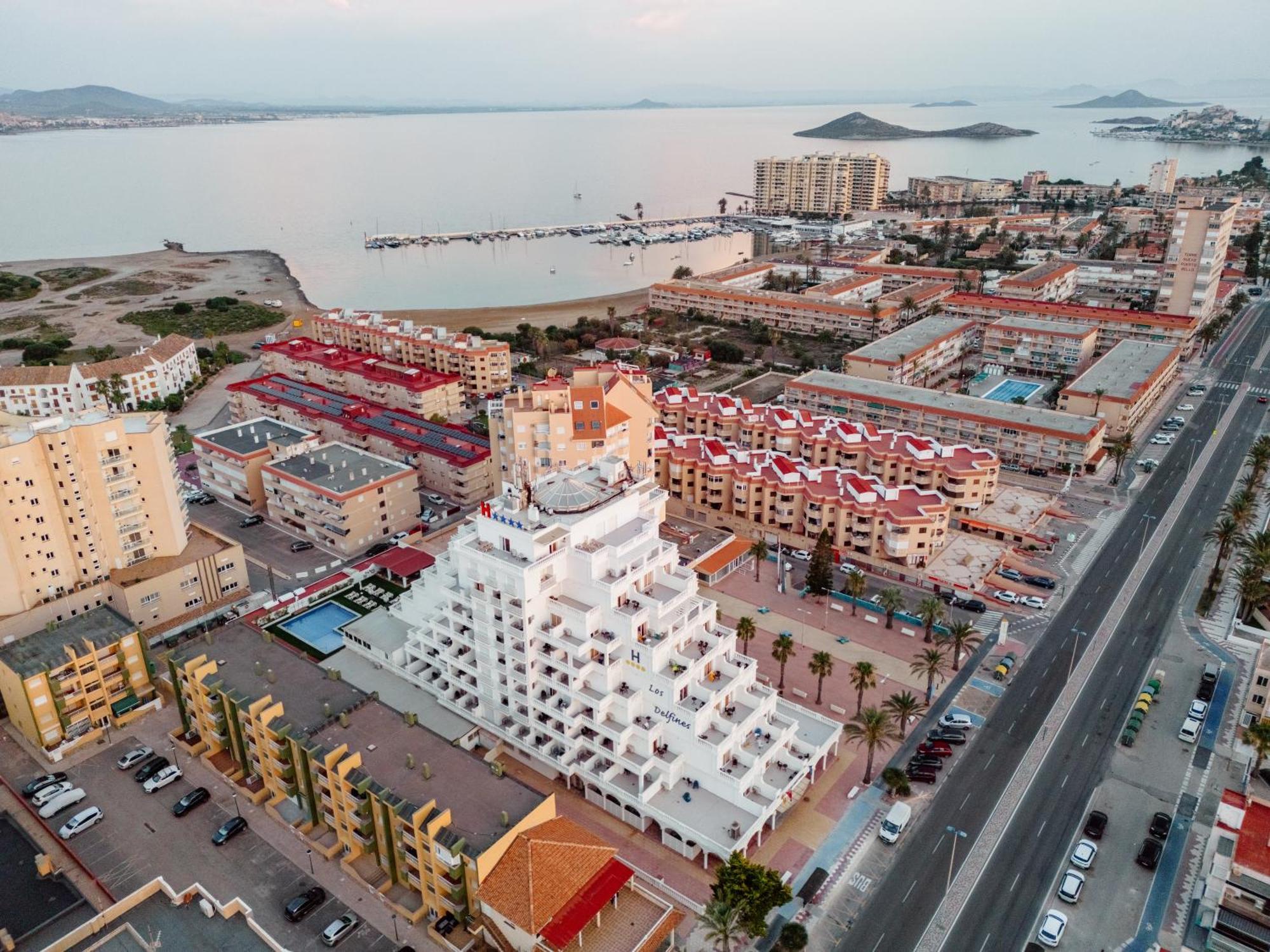 לה מנגה דל מר מנור Hotel Los Delfines מראה חיצוני תמונה